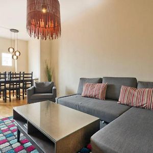 Appartement à 2 Chambres à Coucher