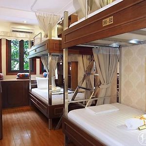 Dormitory Room Mixed