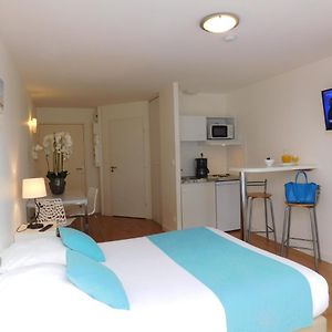 Ce studio est situé au rez-de-chaussée