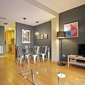 AinB Eixample - Entença Apartments