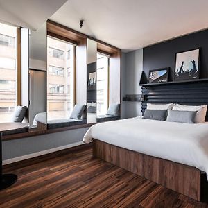 Chambre Lit King-Size avec Accès aux Personnes Handicapées