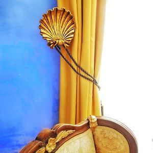 Chambre Lit Queen-Size avec Accès aux Personnes Handicapées