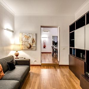 Holiday Apartment Bernini Near The Trevi Fountain - 4 Bedroom