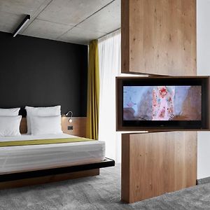 Adella Boutique Hotel - Free Parking