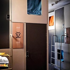 Dormitory Room Mixed