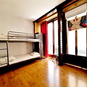 Dormitory Room Mixed