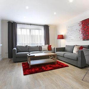 Appartement à 2 Chambres à Coucher