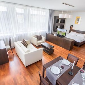 Studio Grande Lit King-Size