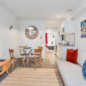 Metro Living Apt Near Skytower And Parking