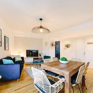 Appartement à 2 Chambres à Coucher
