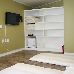 Crib 49 Guesthouse - Foreigner Only