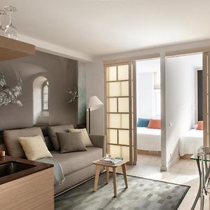 Appartement à 2 Chambres à Coucher