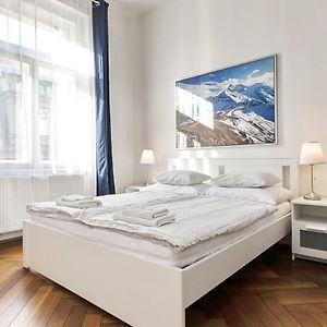 Appartement à 2 Chambres à Coucher