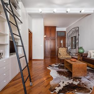 A Due Passi Dalla Pinacoteca Apartment