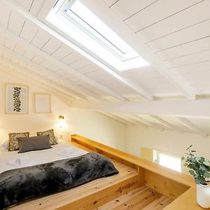 Lovelystay - Vila Burgaes