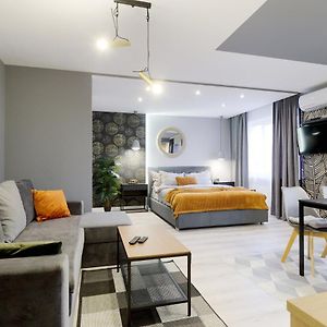 NEW APART Lesi Ukrainky Blvd 17