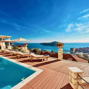 Villa avec Piscine à 3 Chambres à Coucher