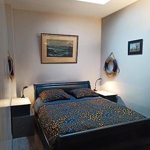 Suite à 2 Chambres à Coucher Lit King-Size