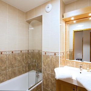 Appartement à 3 Chambres à Coucher