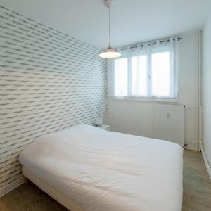 Appartement à 2 Chambres à Coucher