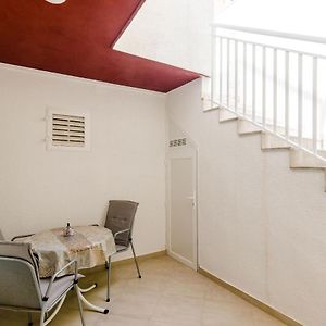 Studio Lit King-Size