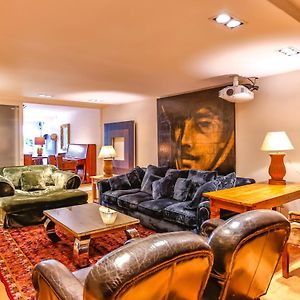 Appartement à 4 Chambres à Coucher