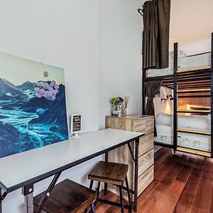 Chambre Juste Pour Hommes Dortoir