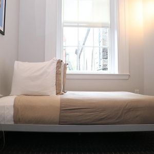 Studio Lit King-Size