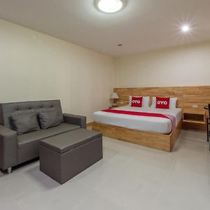 OYO 1136 Maple Mansion