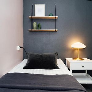 Budget Without Window Room