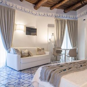 Morelli Suite
