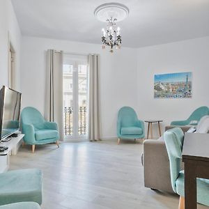 Appartement à 3 Chambres à Coucher