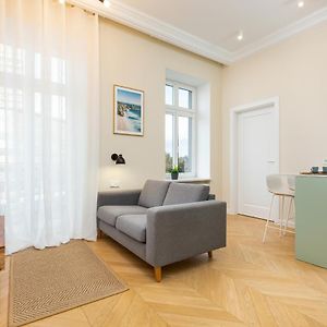 Appartement à 2 Chambres à Coucher