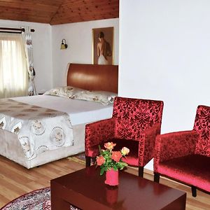 Suite à 2 Chambres à Coucher