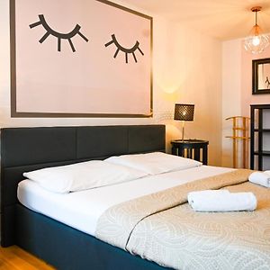Appartement à 2 Chambres à Coucher