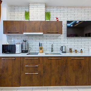 Big Jacuzzi , Sauna , Khreshchatyk Apartments