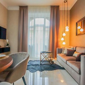 Appartement à 3 Chambres à Coucher