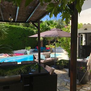 Bed,Kitchen And Swimming Pool Villa Esterel