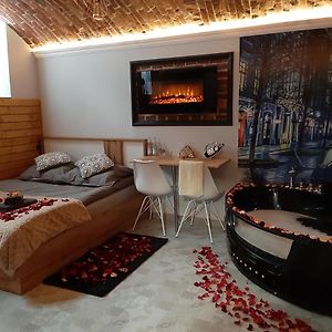 Underground Jacuzzi Rooms