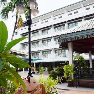 Puangpen Villa Hotel
