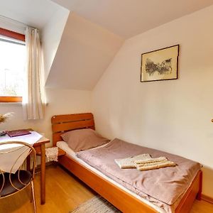 Chambre Dortoir à 3 Chambres à Coucher