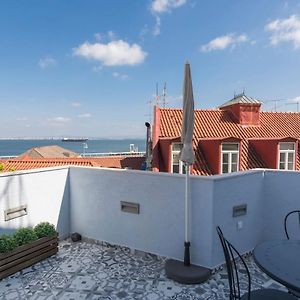 Terrace & River View In Alfama