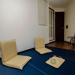 Studio Lit King-Size