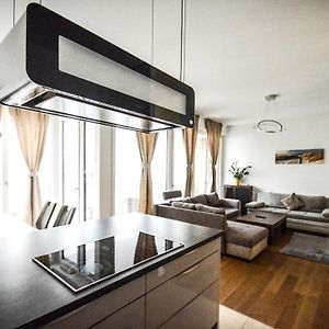 Appartement à 2 Chambres à Coucher