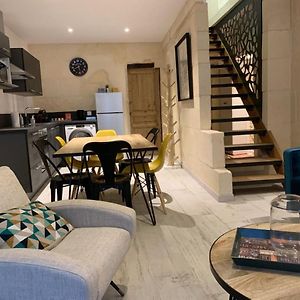 Appartement à 3 Chambres à Coucher