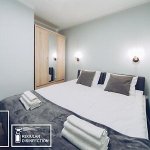 Appartement à 2 Chambres à Coucher