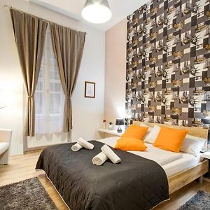 Standard Apartment By Hi5 - Weiner Leo