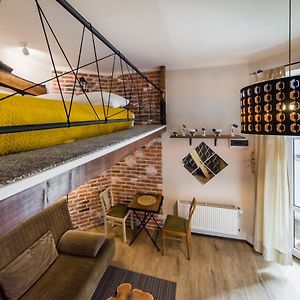 Studio Z Ogrodem Przy Starej Zajezdni