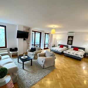 Center Warsaw - Apartmenty Jana Pawla II