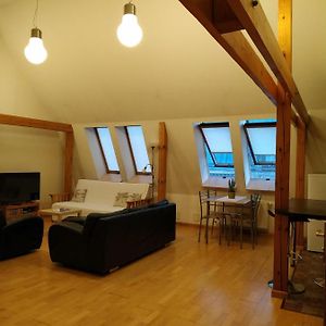 Appartement à 2 Chambres à Coucher